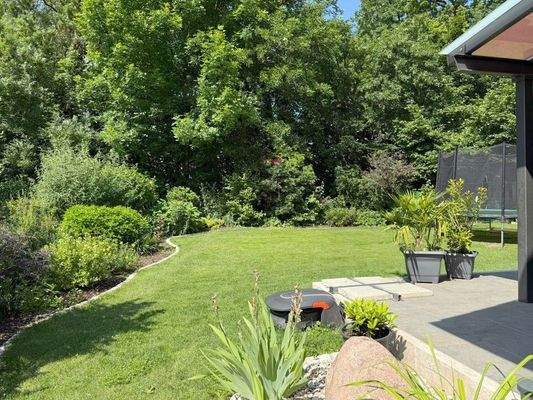 V014-2025_Gartenidylle