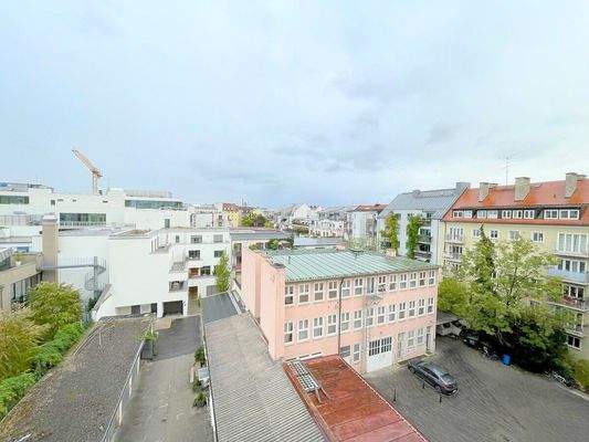 Aussicht aus der Wohnung vom Balkon nach Westen