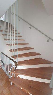 Haustreppe zum Dachgeschoss