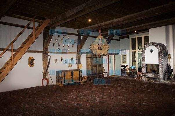 Diele inkl. Schwibbogen-Ofen 