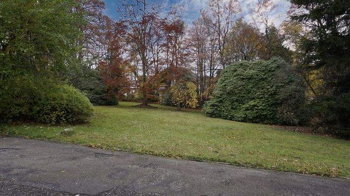 Grundstück, seitlicher Teil