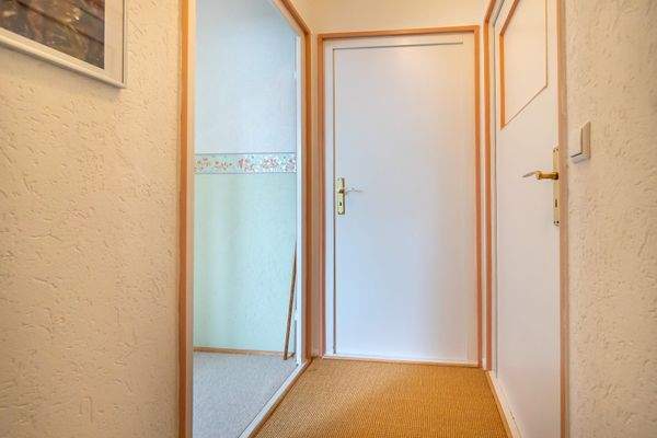 DG Mittelflur Ansicht von Treppe