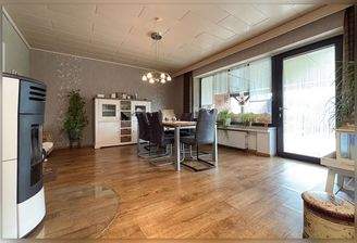 Essbereich mit Pelletofen