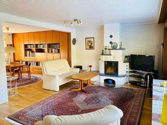 Großzügiges Wohnen mit Kamin