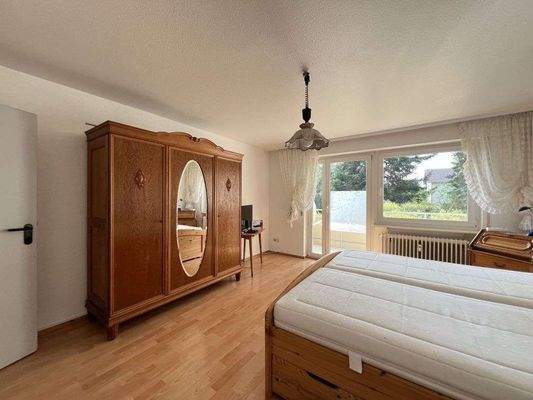 Wohn- oder Schlafzimmer mit...