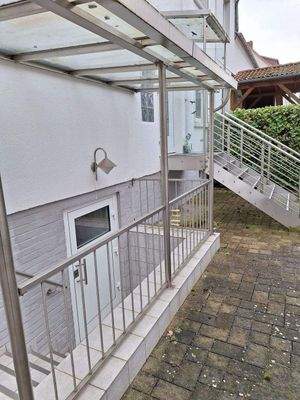 Eingang u. Kellereingang im DH