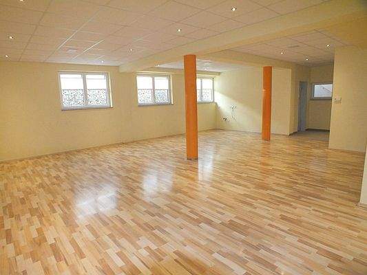 Hauptraum ohne Einrichtung