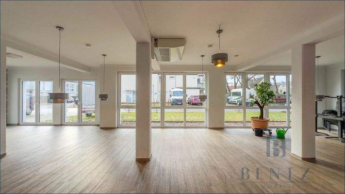 Lichtdurchfluteter Gästebereich