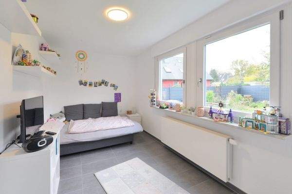 Schlaf-/Kinderzimmer EG