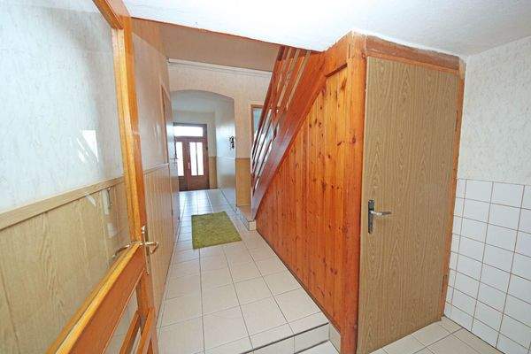 Treppe zum Keller im EG