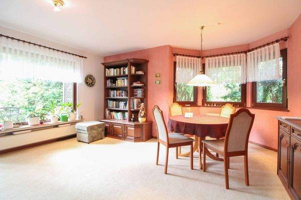 Wohnzimmer mit Essbereich