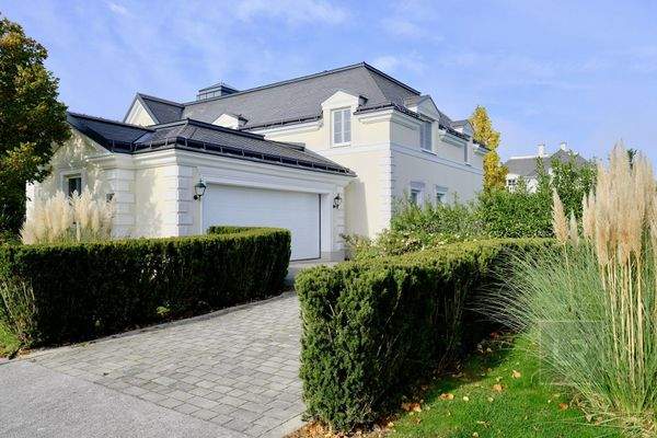 Zufahrt zur Doppelgarage