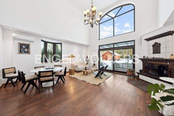 Weiterer Blick in den Wohnbereich