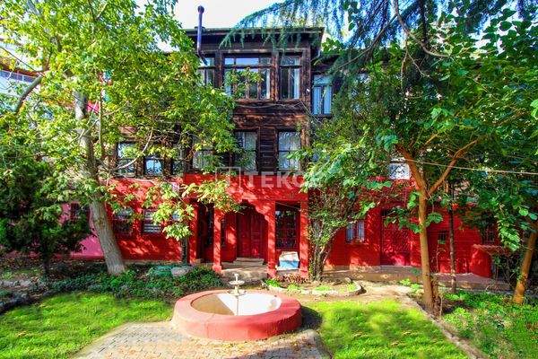 Touristic Historical Mansion in Fatih with Halic and Sea Views