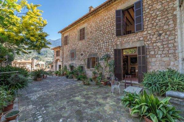 Herrenhaus mit schöner Aussicht zum Verkauf in Fornalutx, Mallorca 