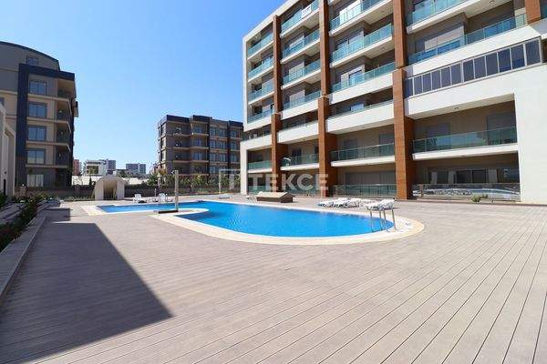 1+1 Apartments in a Complex with Swimming Pool in Antalya Aksu