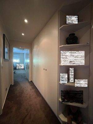 16. Haus re. Flur OG