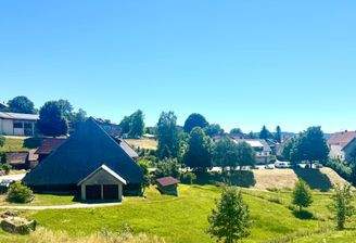 Aussicht von der Sonnenterrasse des Südschwarzwalds