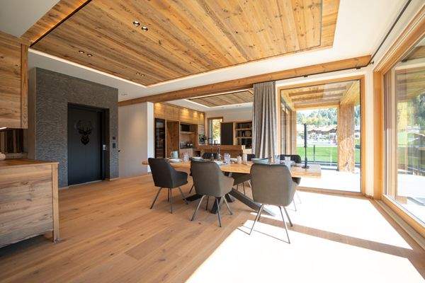 ESSBEREICH MIT AUSSICHT