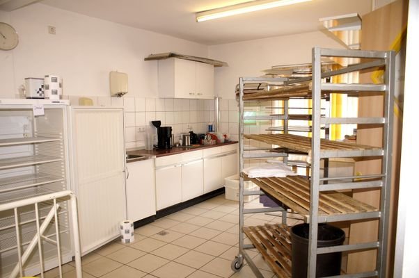 2473 Wohn-/Geschäftshaus in Much