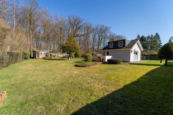 Außenansicht + Garten