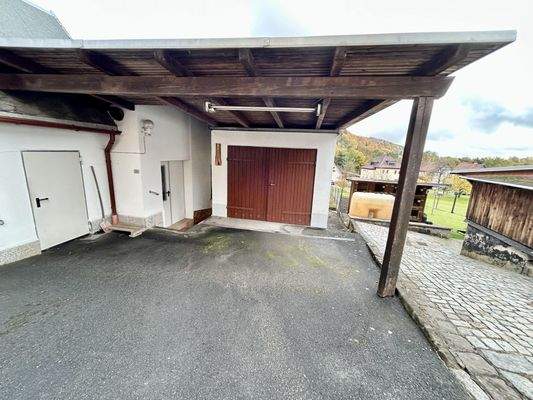 Eingang Garage und Werkstatt