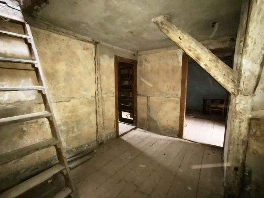 Maisonette 2 OG ausbaubar