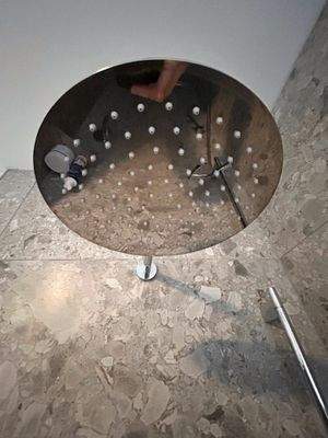 Und hier mit Regenbrause