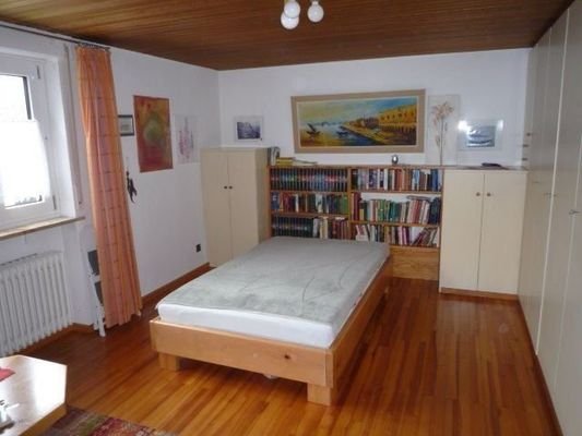 Schlafzimmer (EG)