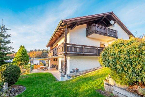 Terrassen- & Balkonansicht (Außen)