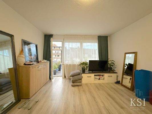 2. OG rechts - Wohn- und Schlafzimmer mit Balkon