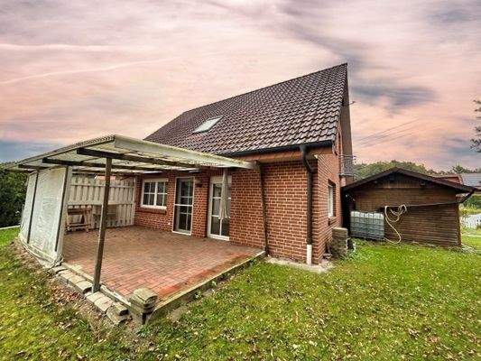 Rückansicht + Terasse