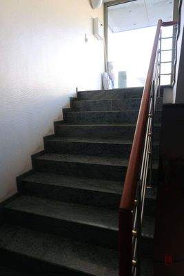 Treppe_Hausflur.JPG