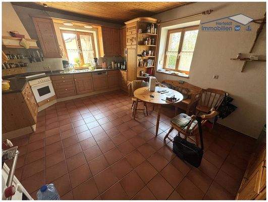 Küche mit Essbereich