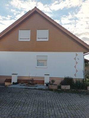 Ostseite mit Parkplatz