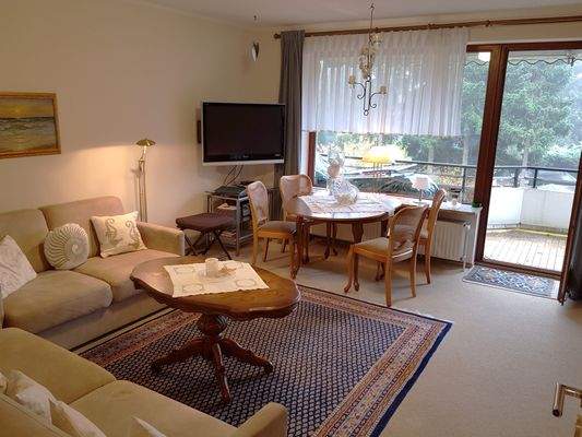 Wohnzimmer Richtung Balkon