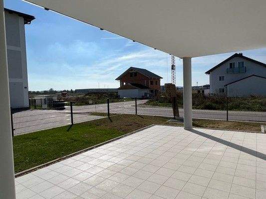 Beispielfoto_Bild 05_EG_Terasse.jpg