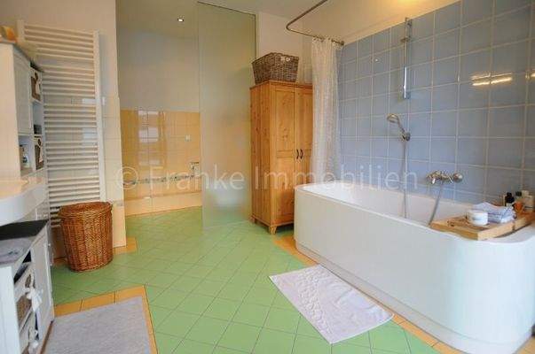 Tageslichtbad in unterer Etage (1)