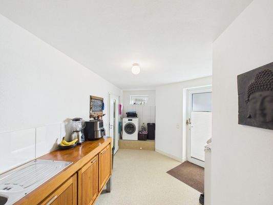 CAM03784G0-PR0100-STILL038