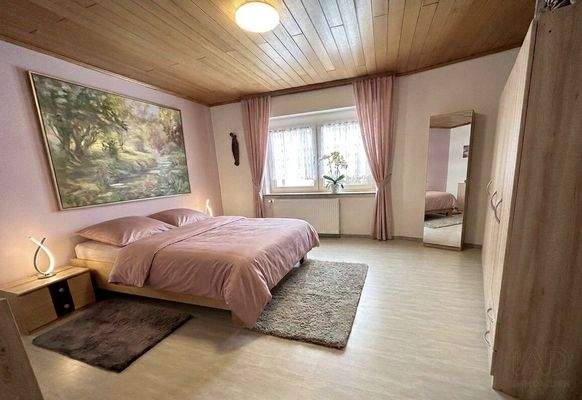  Schlafzimmer mit großzügigem Raumgefühl
