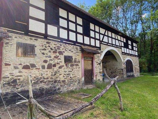 20 Seitenansicht Scheune mit Durchfahrt.jpg