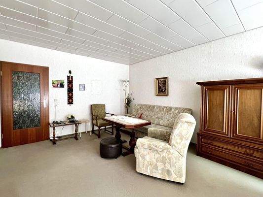 Platz für ein großes Sofa