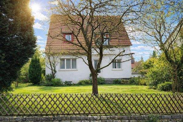 Rückansicht mit großem Garten