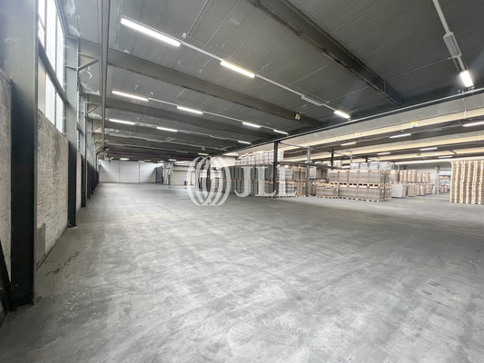 Innenansicht Halle - JLL
