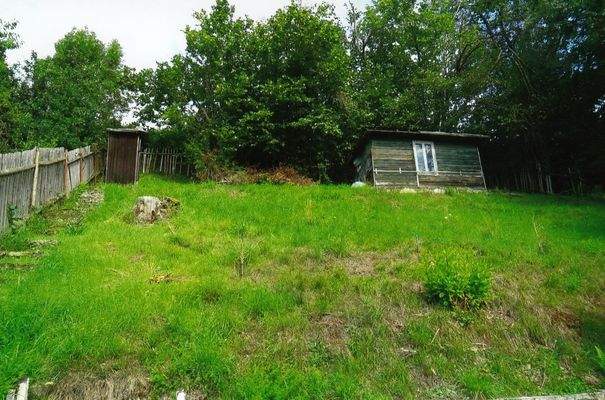 Obere Gartenbereich mit Geräteschuppenpg