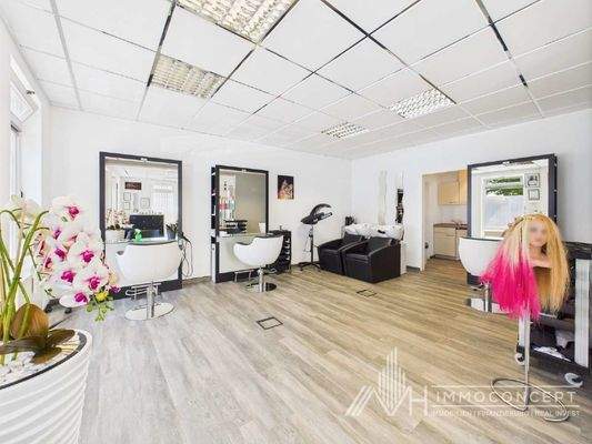 CAM04062G0-PR0036-STILL005