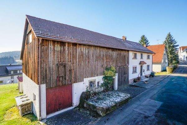Wohnhaus mit Scheune