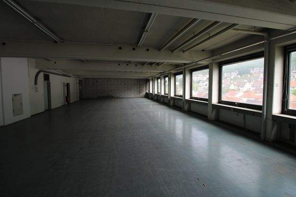 Beispiellagerhalle OG