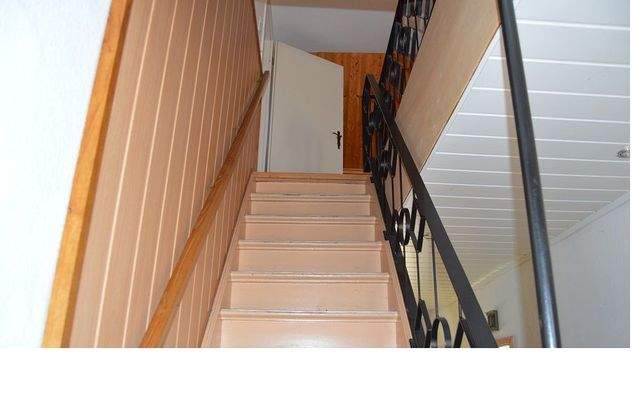 Treppe zu DG.JPG