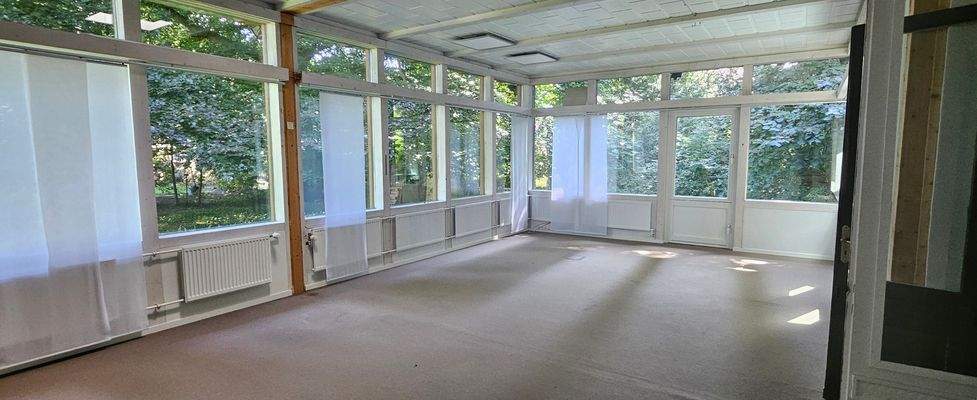 Büroansicht in Garten.jpg